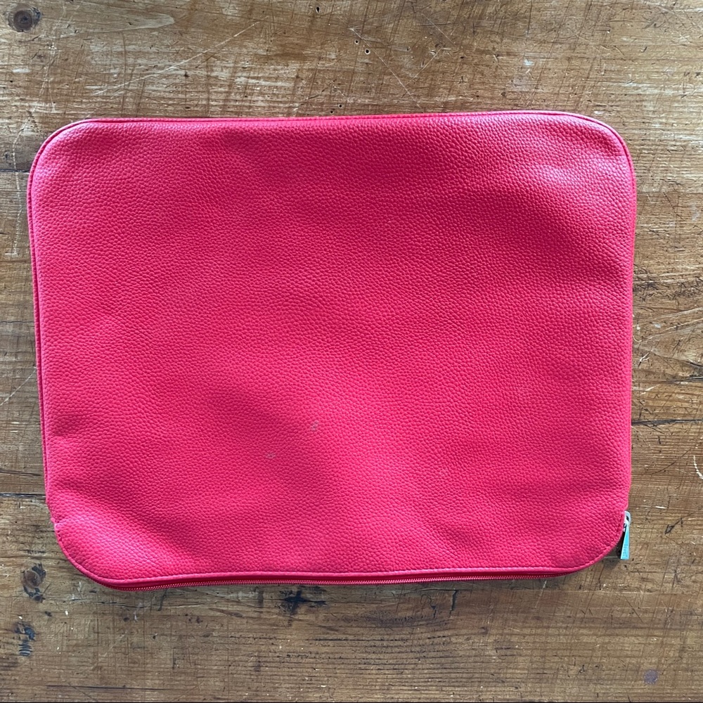Laptop sleeve, cherry red, lined, by Thirty-One